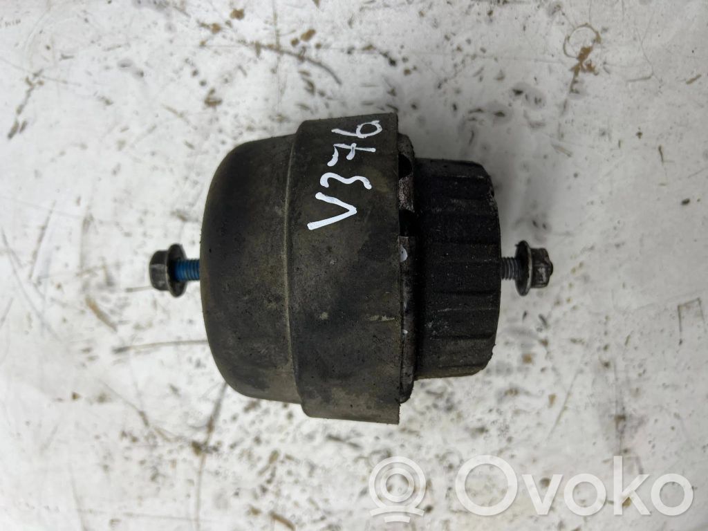 Audi A6 S6 C6 4F Engine mount bracket 