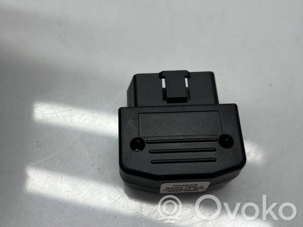 USB-Anschluss   BARATESLA,MODELLSX,20122021,OBDJUNGTIS,XBBDONGLE