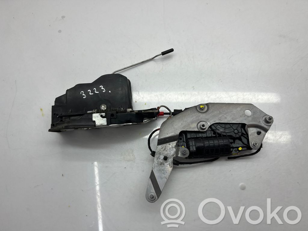 BMW 5 E60 E61 Priekinė durų spyna 
