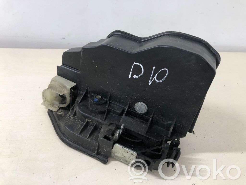 BMW 5 E60 E61 Priekinė durų spyna 
