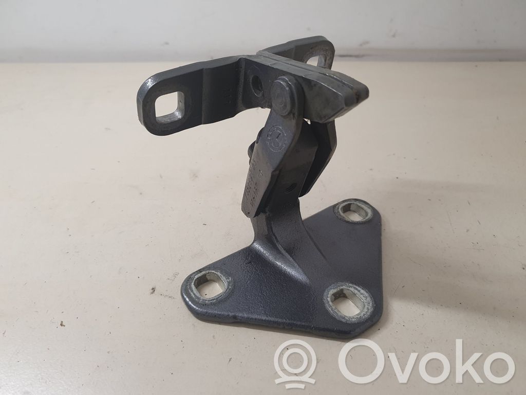 BMW X5 F15 Rear door lower hinge 