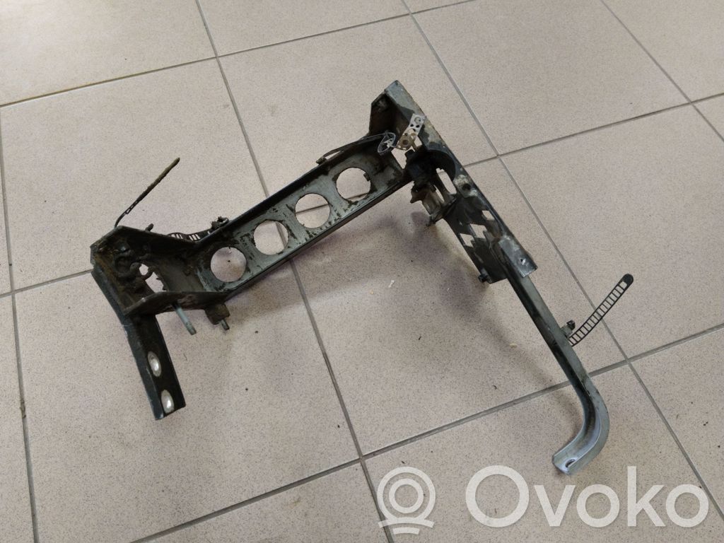 Audi A8 S8 D2 4D Front bumper mounting bracket 