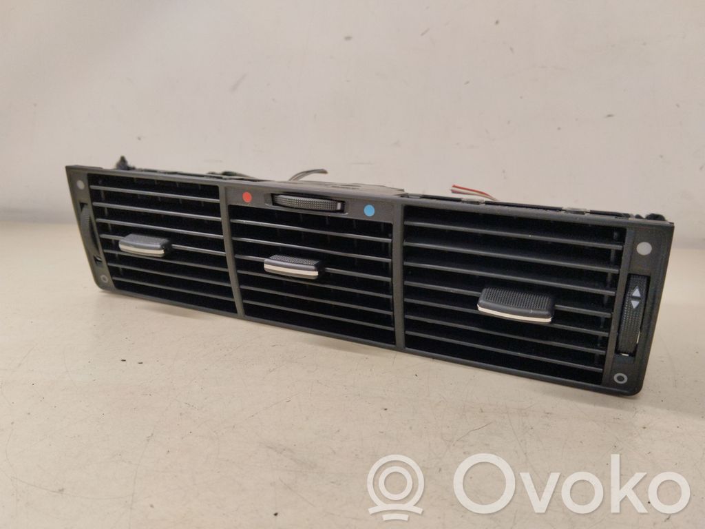 Audi A8 S8 D2 4D Centrinės oro grotelės 