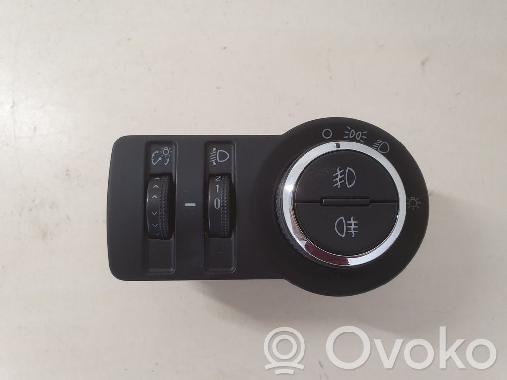 Opel Astra J Light switch 