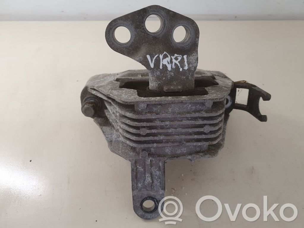 Opel Astra J Engine mount bracket 