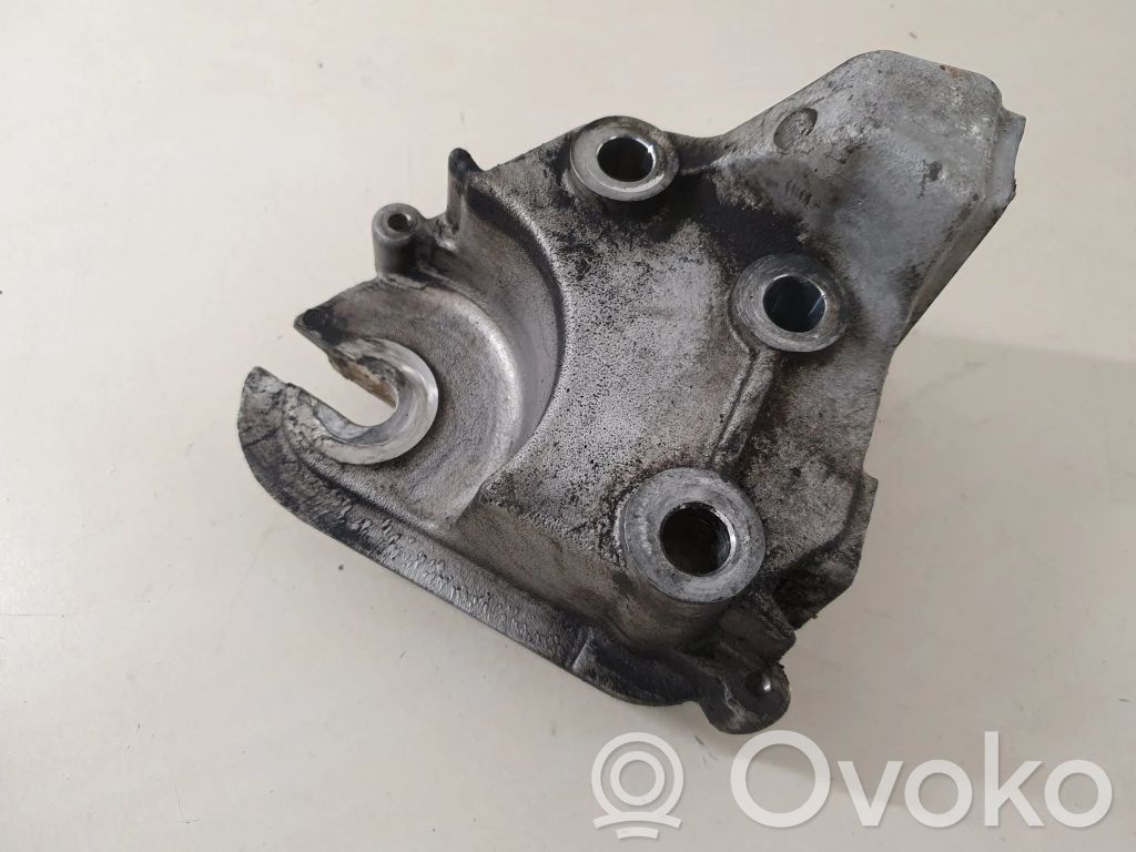 Peugeot Expert Engine mounting bracket 