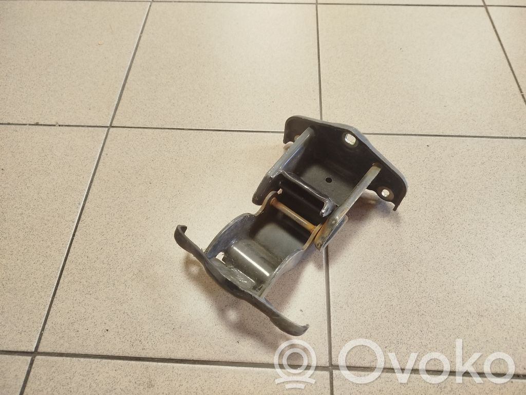 Opel Vivaro Loading door lower hinge 