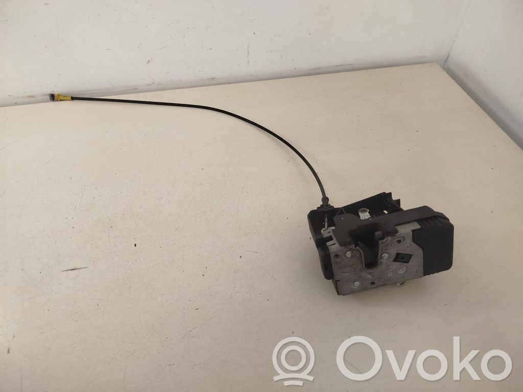 Opel Vivaro Front door lock 