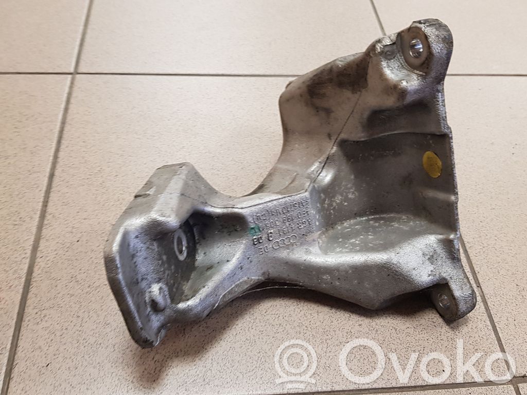 Audi RS6 C6 Łapa / Mocowanie silnika 