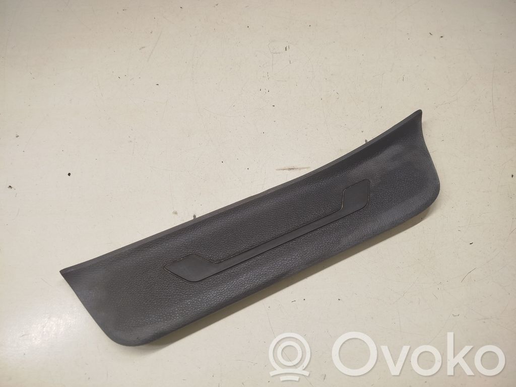 KIA Optima Takaoven kynnyksen suojalista 