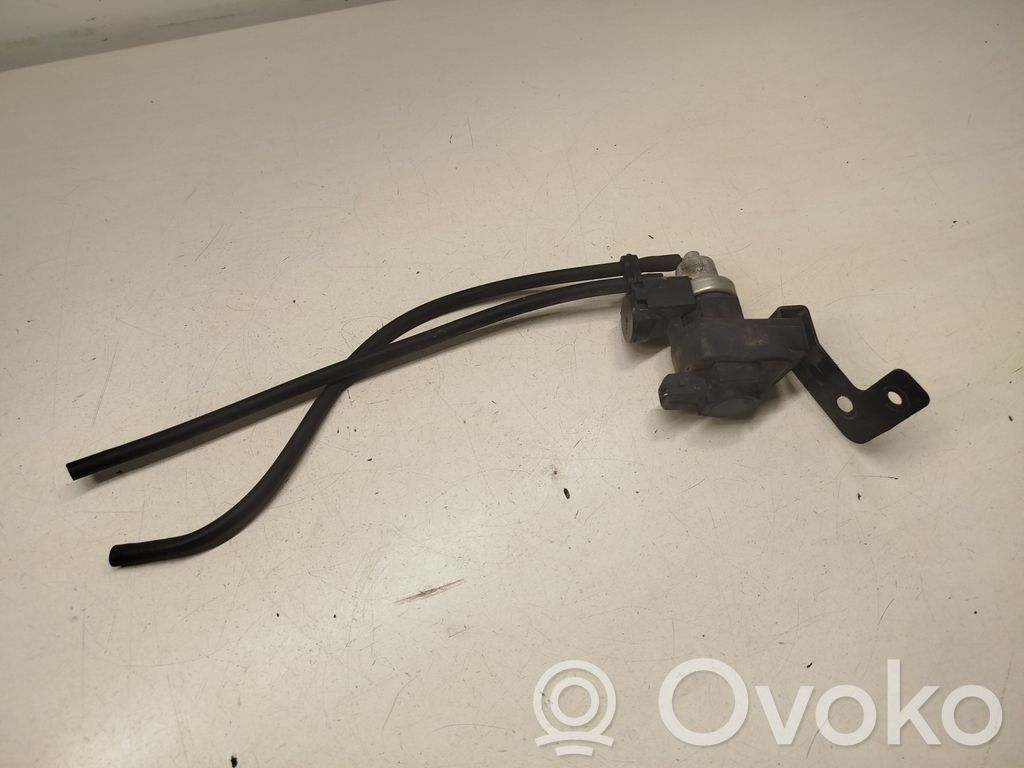 Hyundai H-1, Starex, Satellite Vacuum valve 