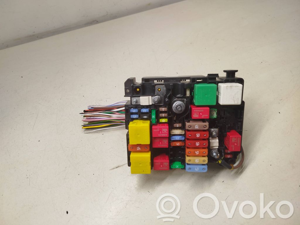 Opel Grandland X Fuse module 