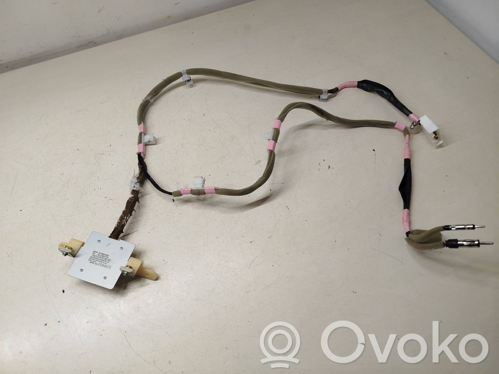 Lexus RX 330 - 350 - 400H GPS-pystyantenni 