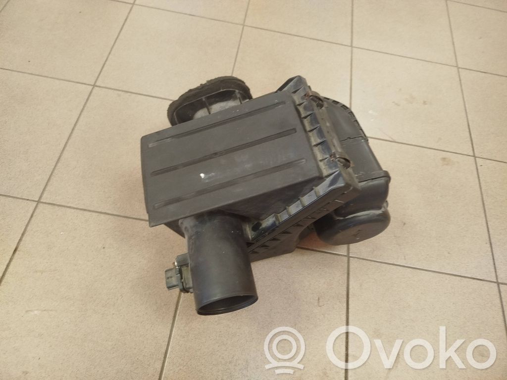 Nissan Navara D40 Gaisa filtra kaste 