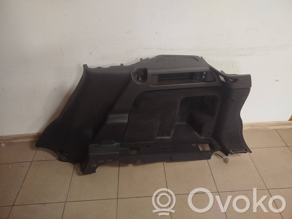 Land Rover Discovery Sport Boczek / Tapicerka / bagażnika 