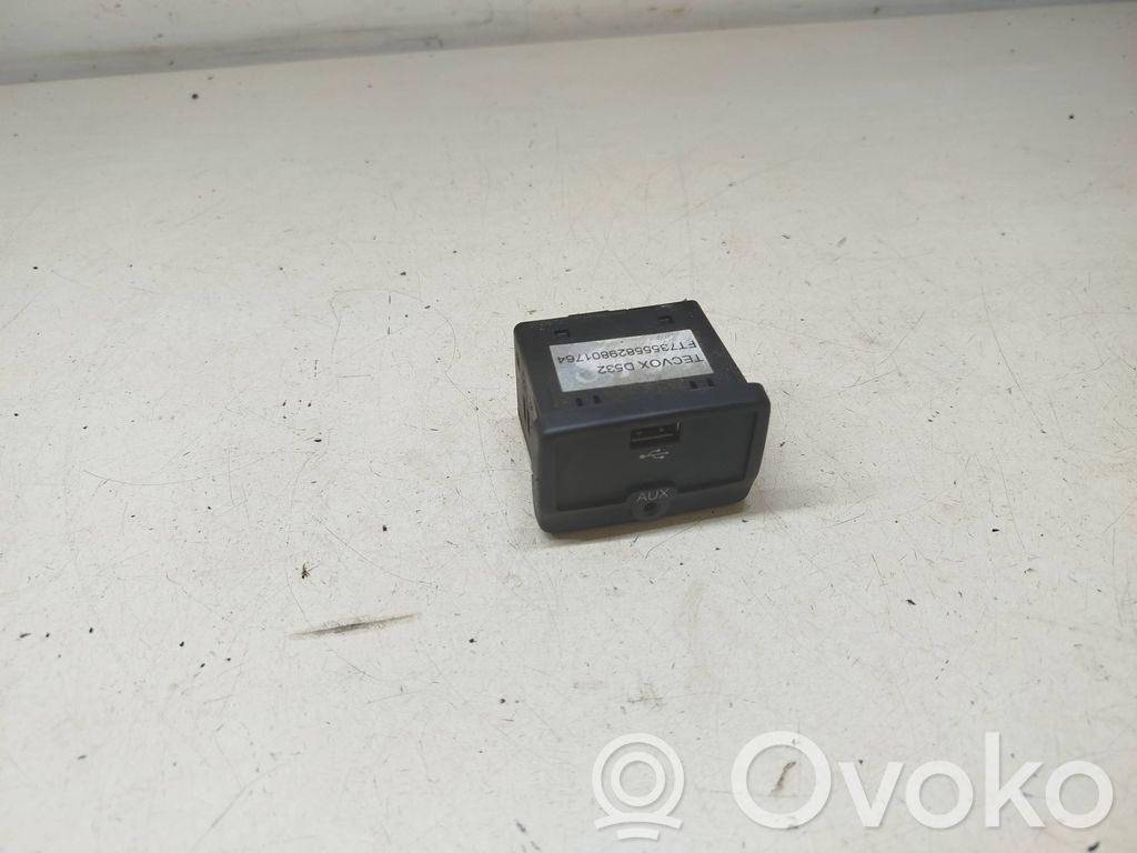 Enchufe conector USB   735558298