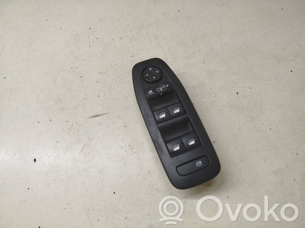 Peugeot 208 I Electric window control switch 