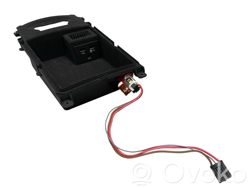 Enchufe conector USB   4G0035736,4G0864981L