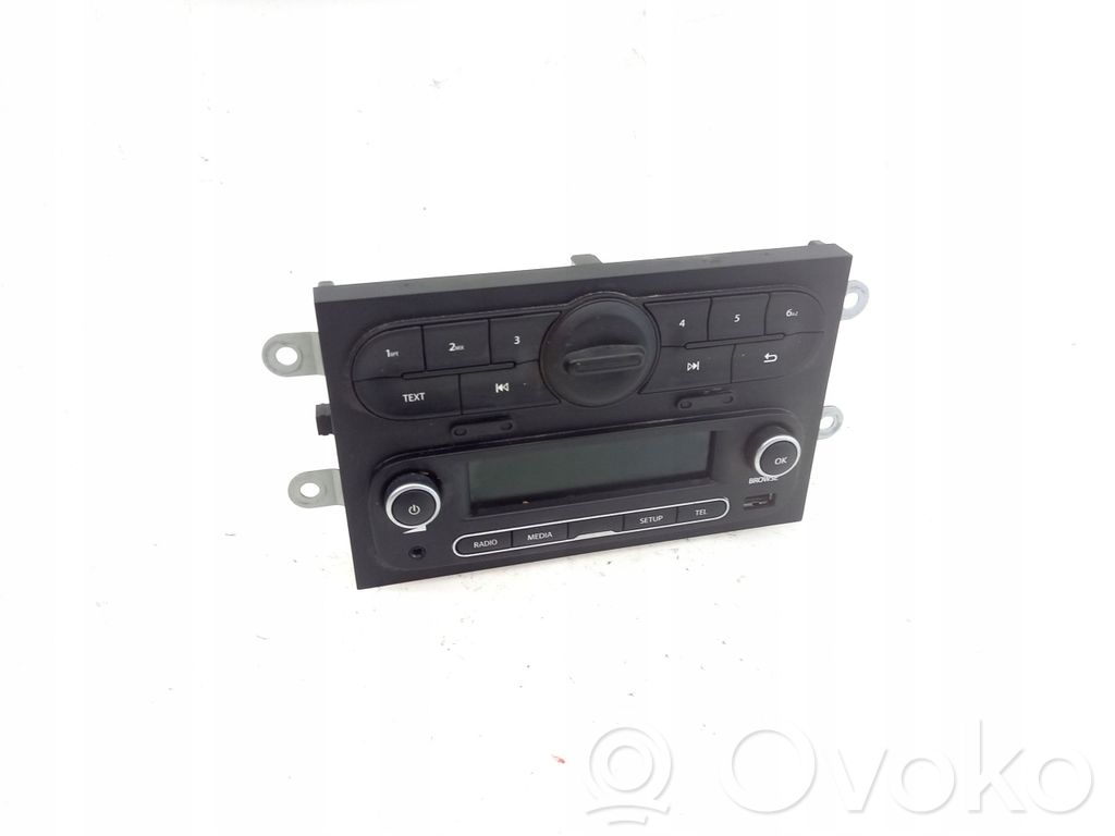 Renault Twingo III Radio/CD/DVD/GPS head unit 