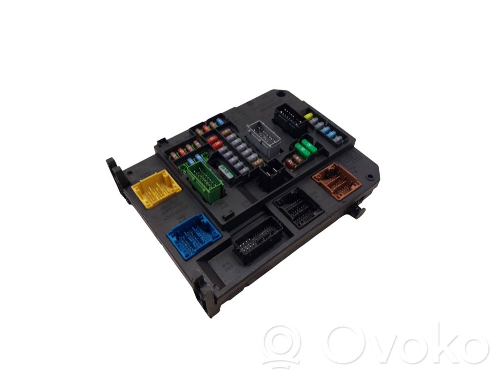 Peugeot 308 Fuse module 