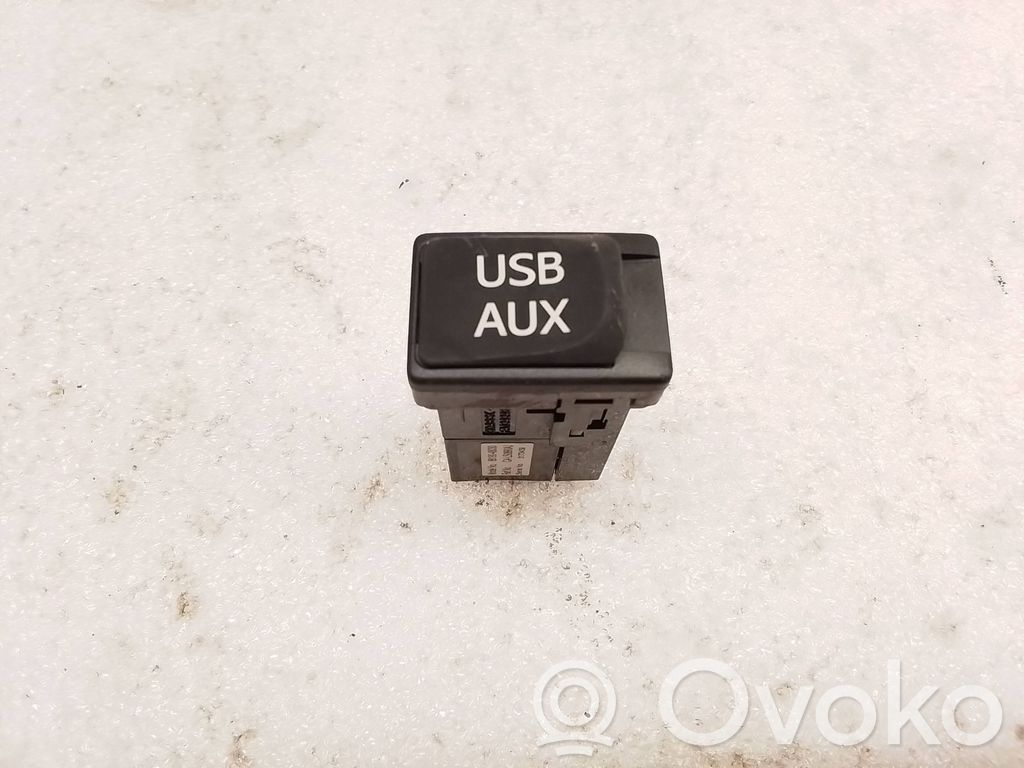 USB socket connector   8619048030