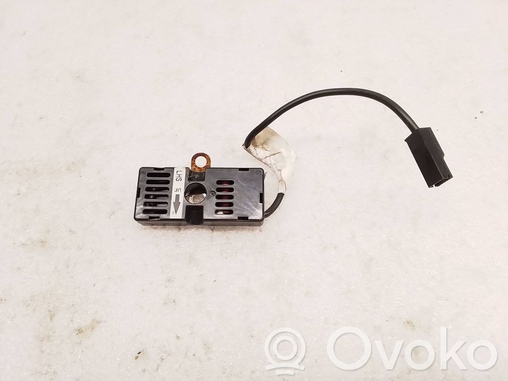 Tesla Model S Antenos stiprintuvas 