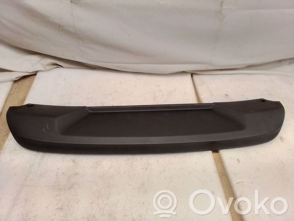 Volvo XC40 Listwa dolna zderzaka tylnego 