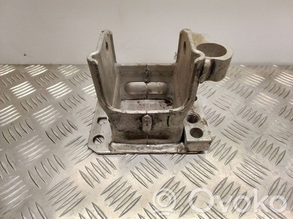 Front bumper cross member   4E0807134A