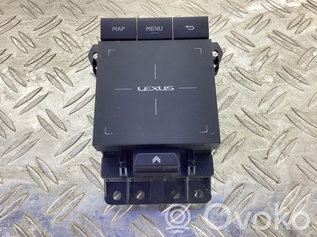 Lexus UX Head unit multimedia control 