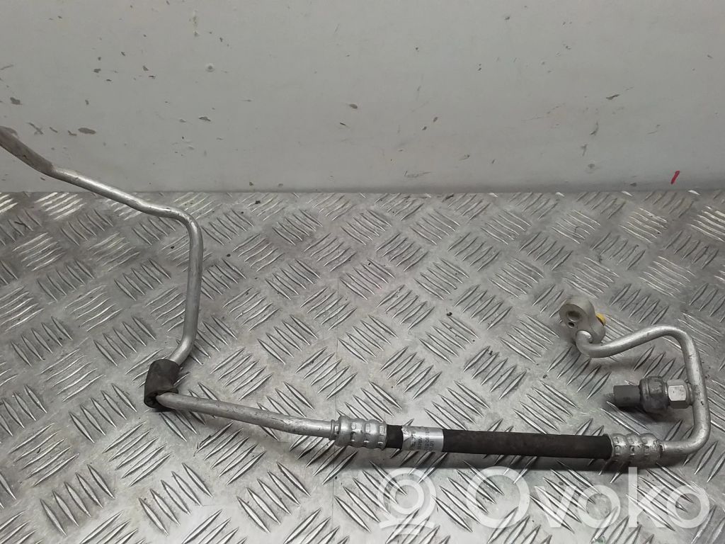 BMW X5 E70 Ilmastointilaitteen putki (A/C) 