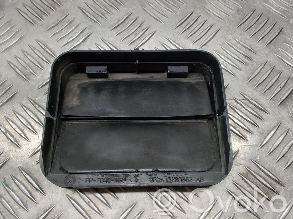 Quarter panel pressure vent   2F2AB280B62