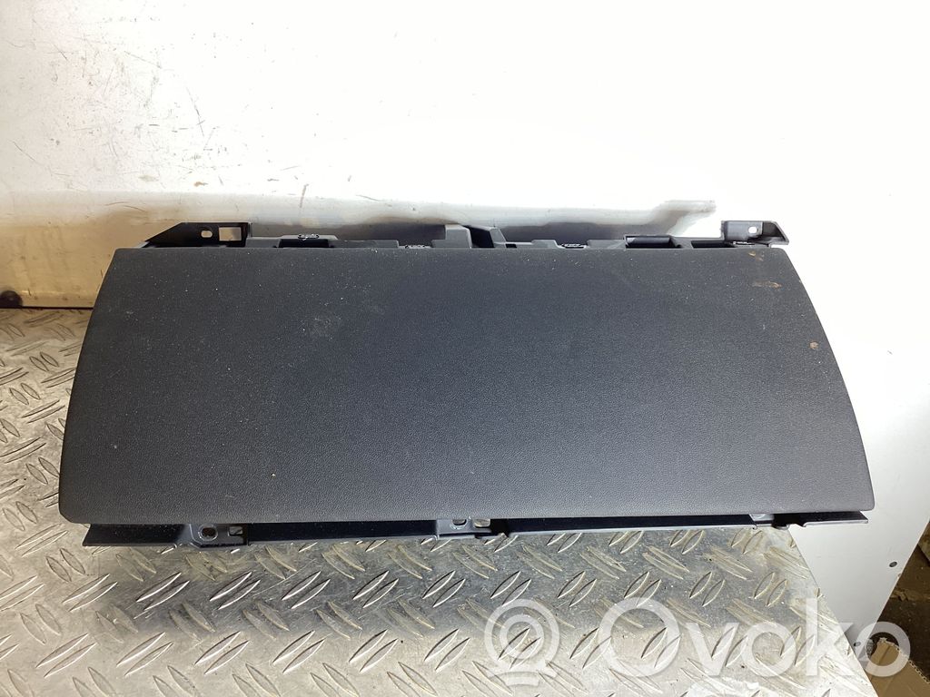Tesla Model Y Handschuhfach 