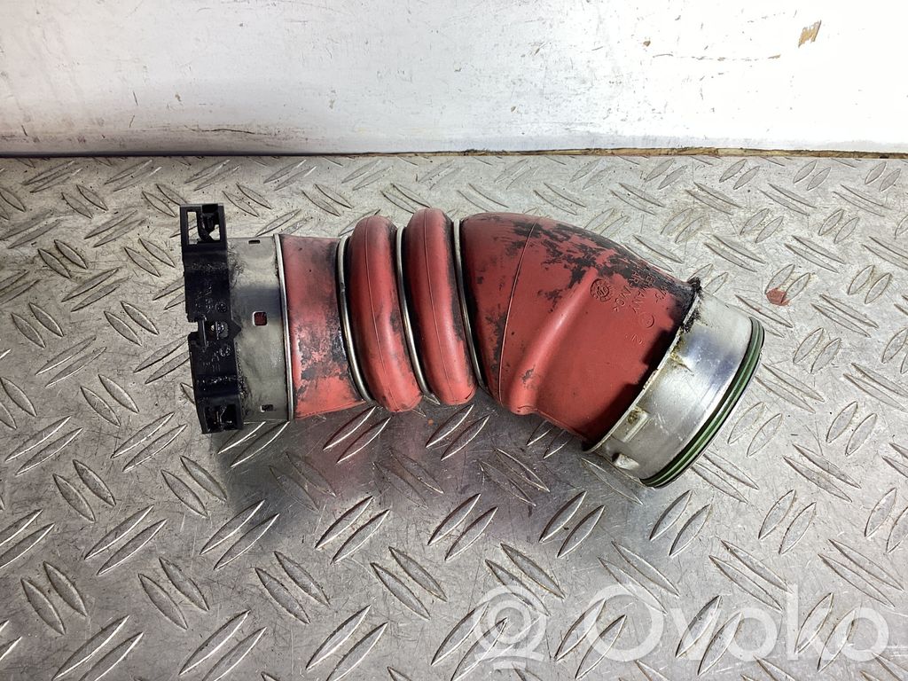 Intercooler hose/pipe   7799873
