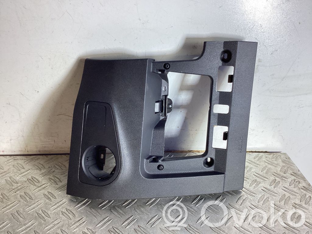 Volkswagen Tiguan Panel trim 