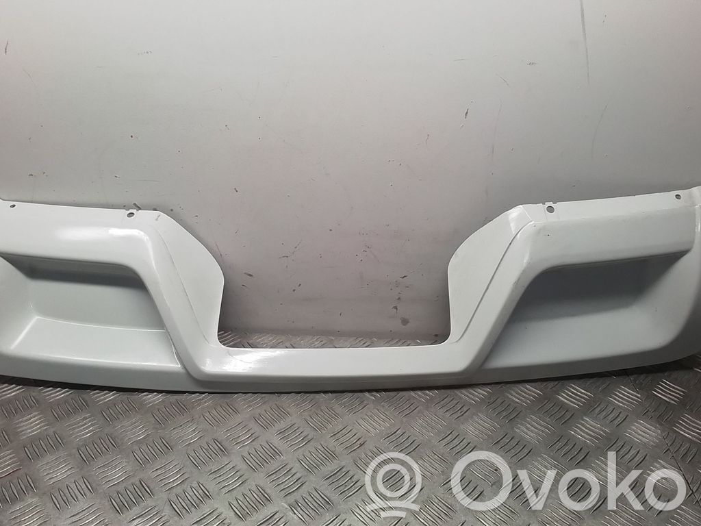 Porsche Cayenne (92A) Moldura inferior del parachoques trasero 