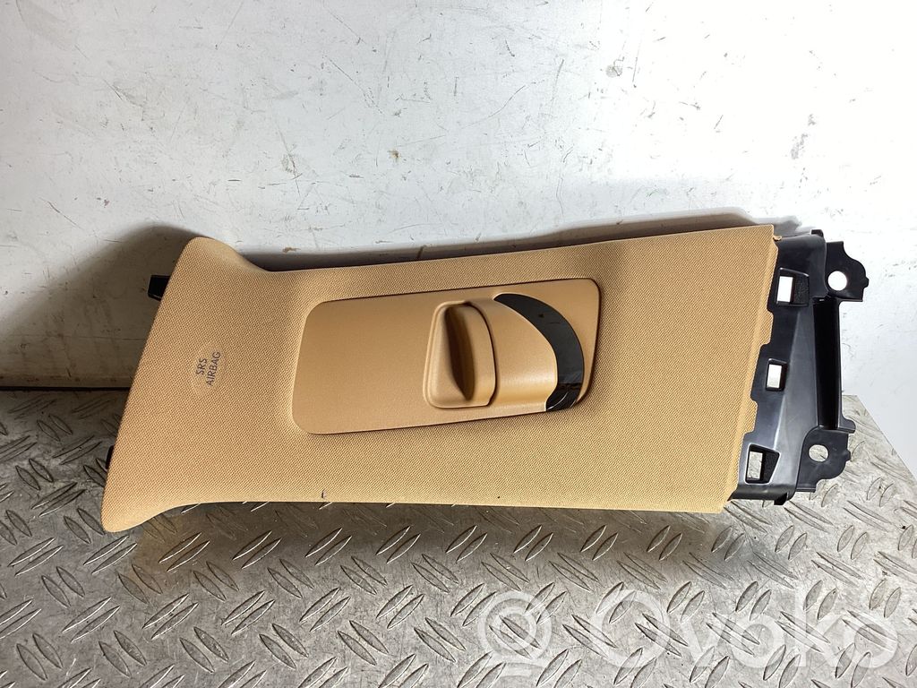 Lexus NX Pilar (B) (superior) 