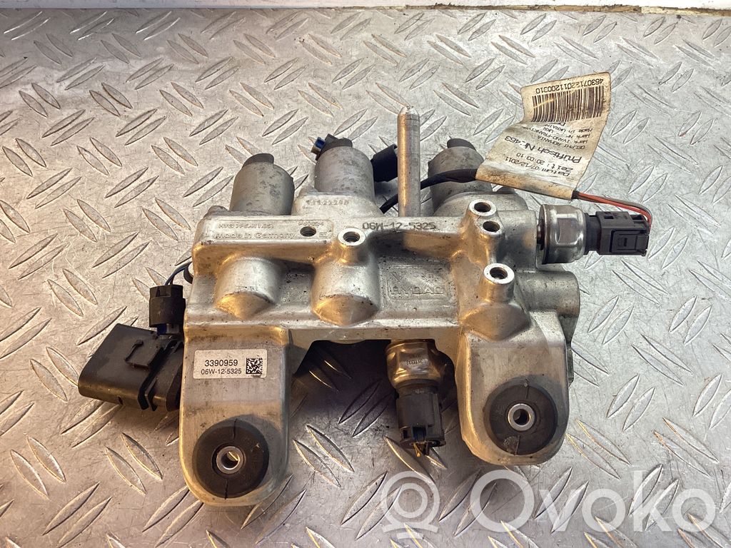 Porsche Cayenne (92A) Active stabilizer control/valve assembly 