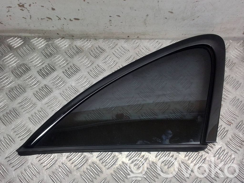 Porsche Macan (95B) Geam lateral spate 