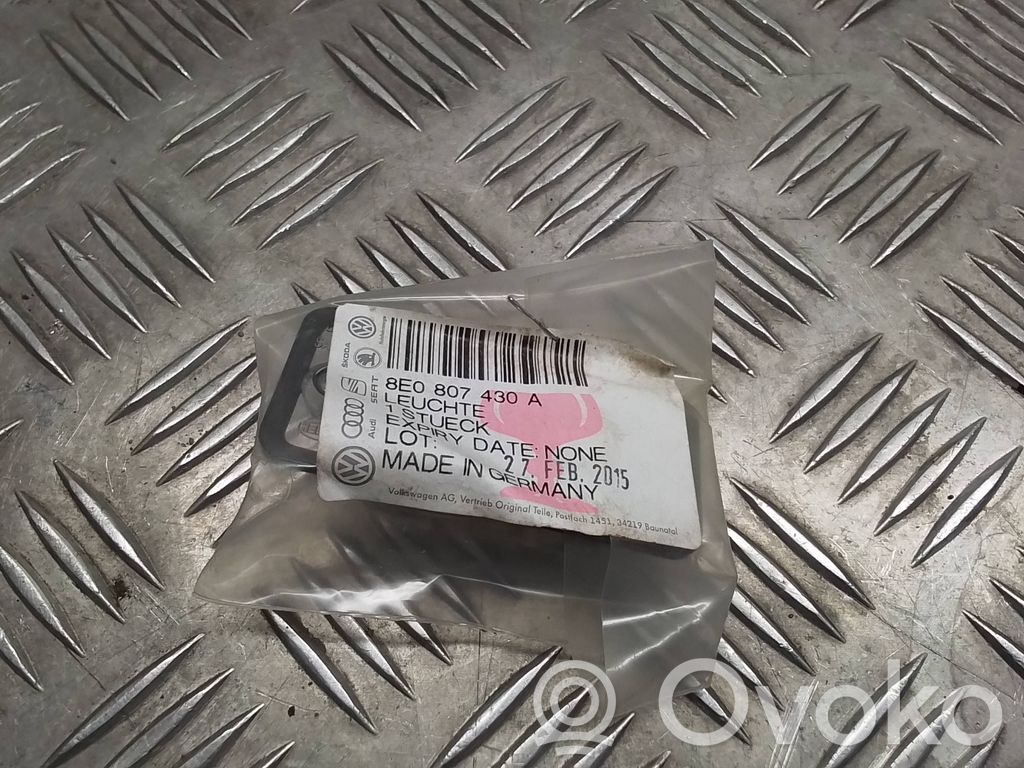Audi A6 S6 C6 4F Éclairage de plaque d'immatriculation 