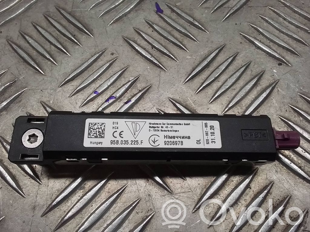 Porsche Cayenne (9Y0 9Y3) Antenos stiprintuvas 