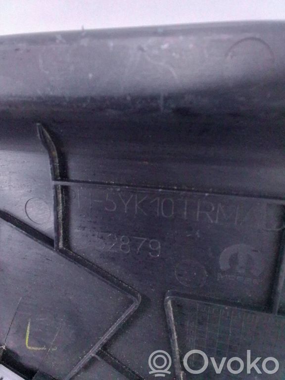 Dodge RAM Moldura del extremo lateral de panel 