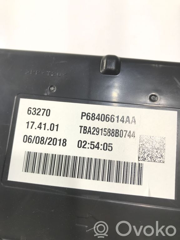 Chrysler Pacifica Air conditioning/heating control unit 