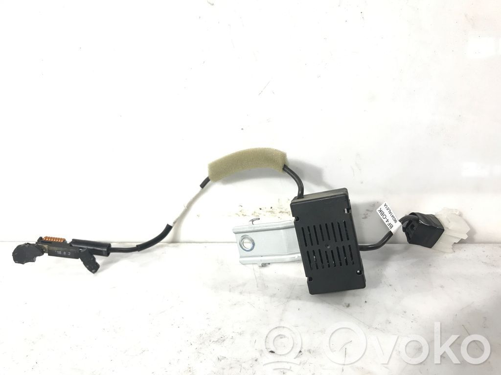 Subaru Outback (BS) Pystyantennivahvistin 