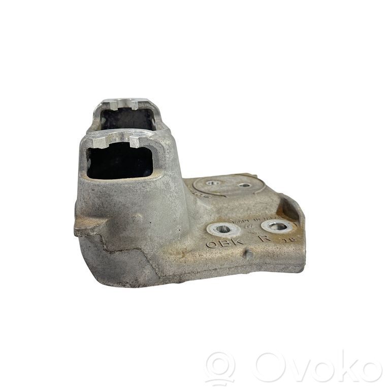Subaru Outback (BS) Engine mounting bracket 