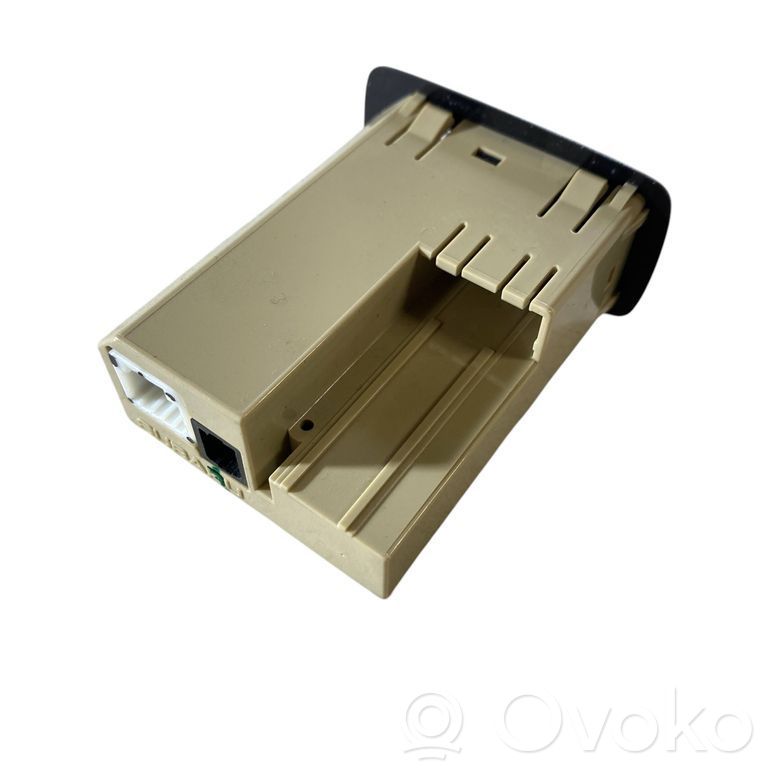 Enchufe conector USB   86257VA130,29220154A