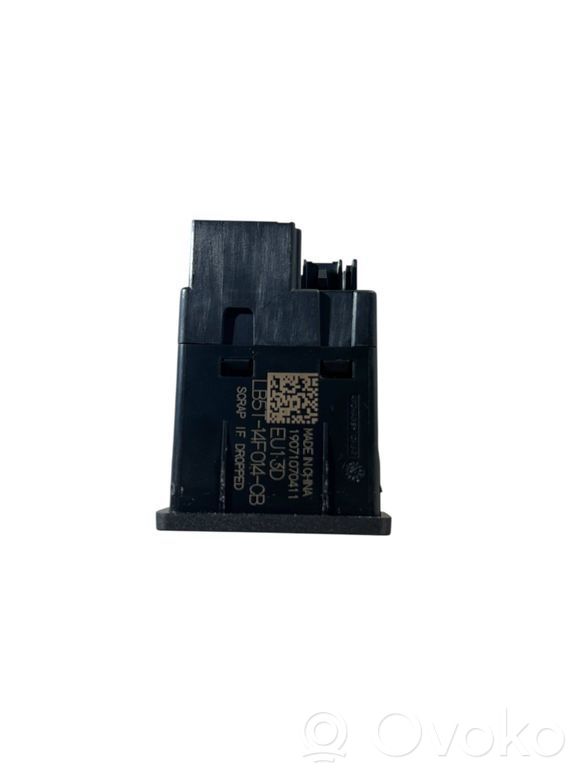Ford Explorer VI USB socket connector 
