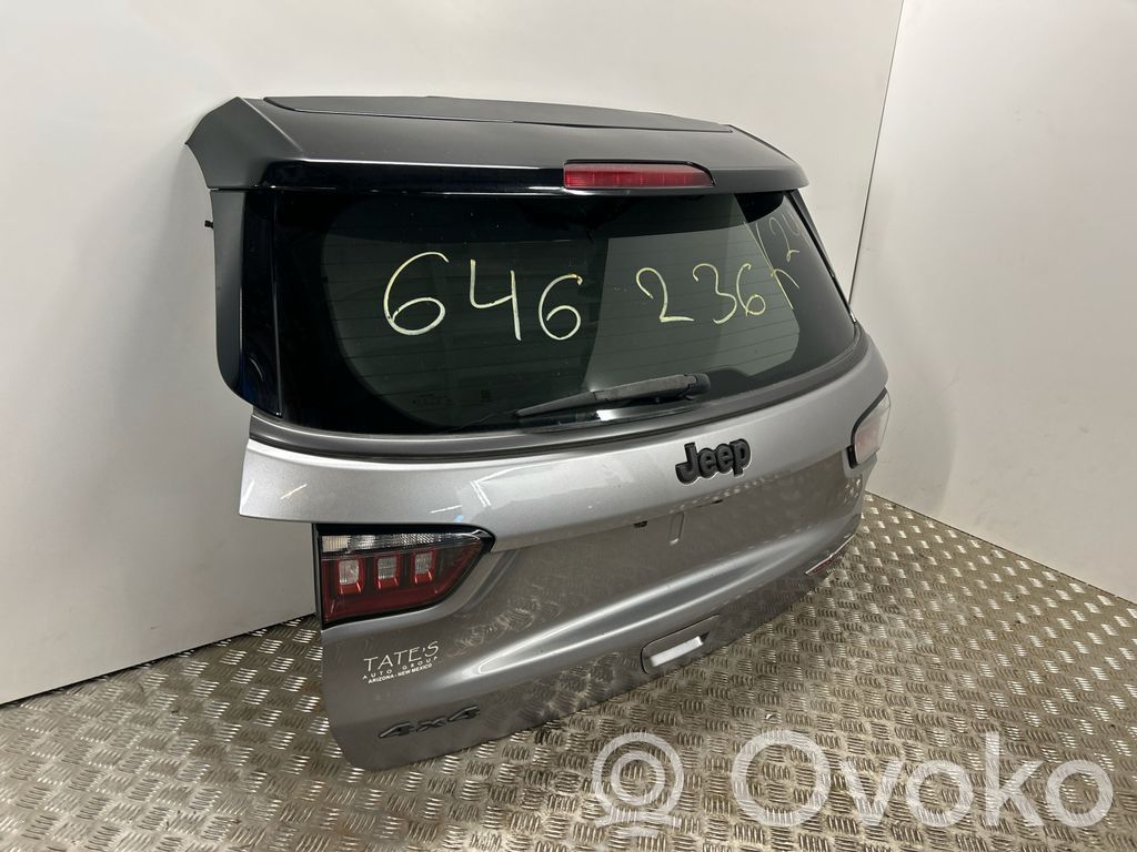 Tailgate/trunk/boot lid
