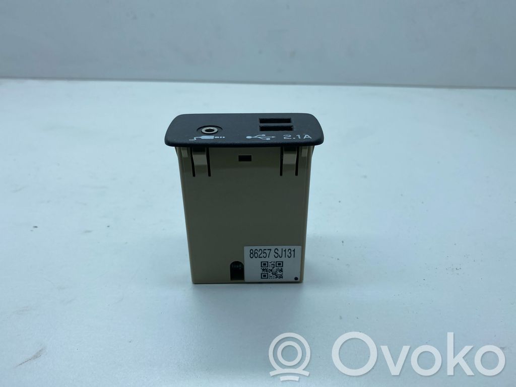 Enchufe conector USB   86257SJ131