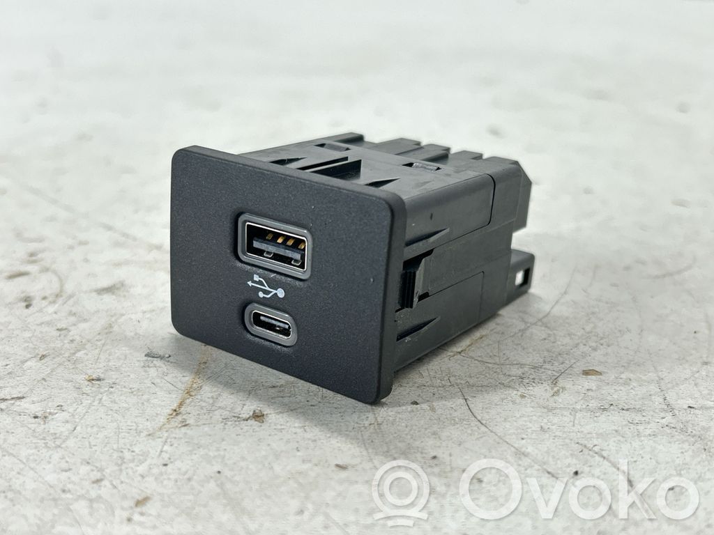 Ford Escape IV USB socket connector 