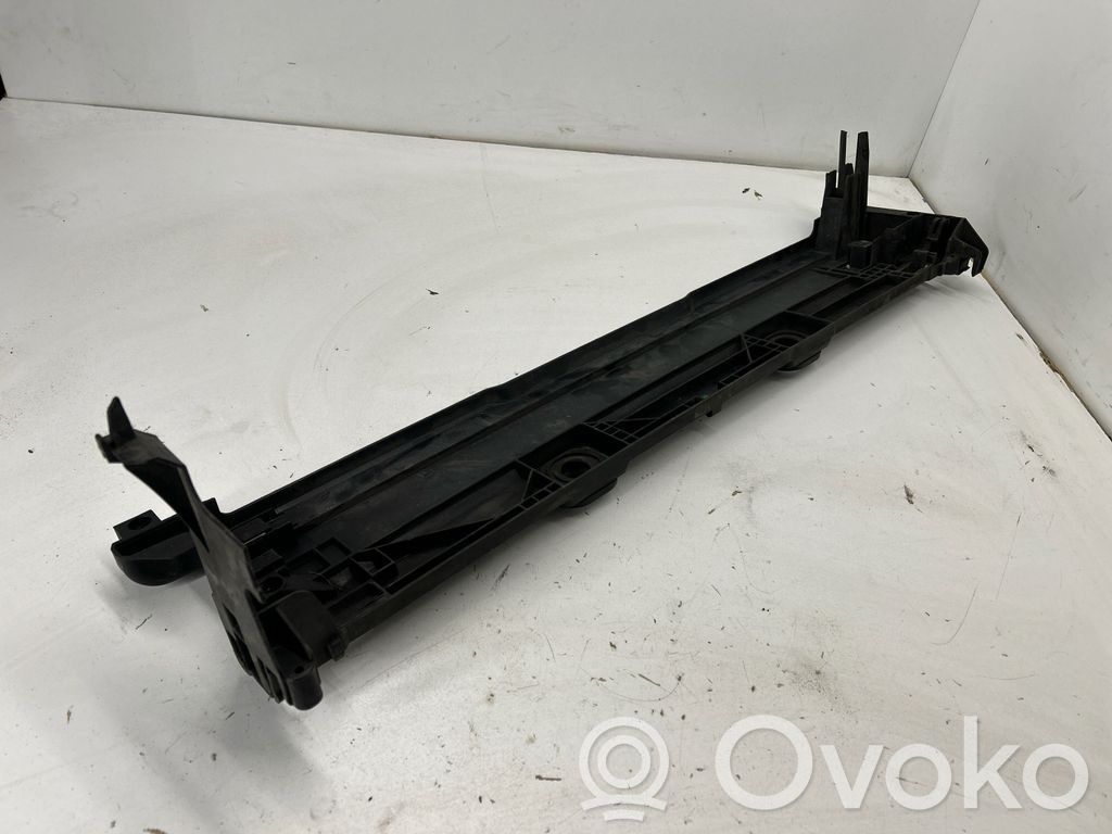 BMW 5 F10 F11 Panel mocowania chłodnicy / góra 
